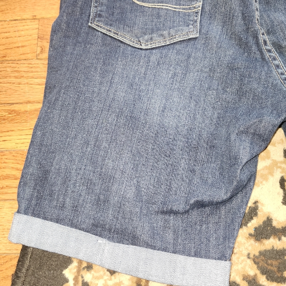 Women's Levi's Blue Denim Cuffed Shorts; 16 - Picture 7 of 11
